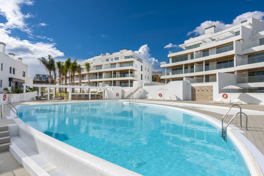 Apartamento de 2 dormitorios con piscina privada en One Residences, Calanova Golf, Mijas Costa